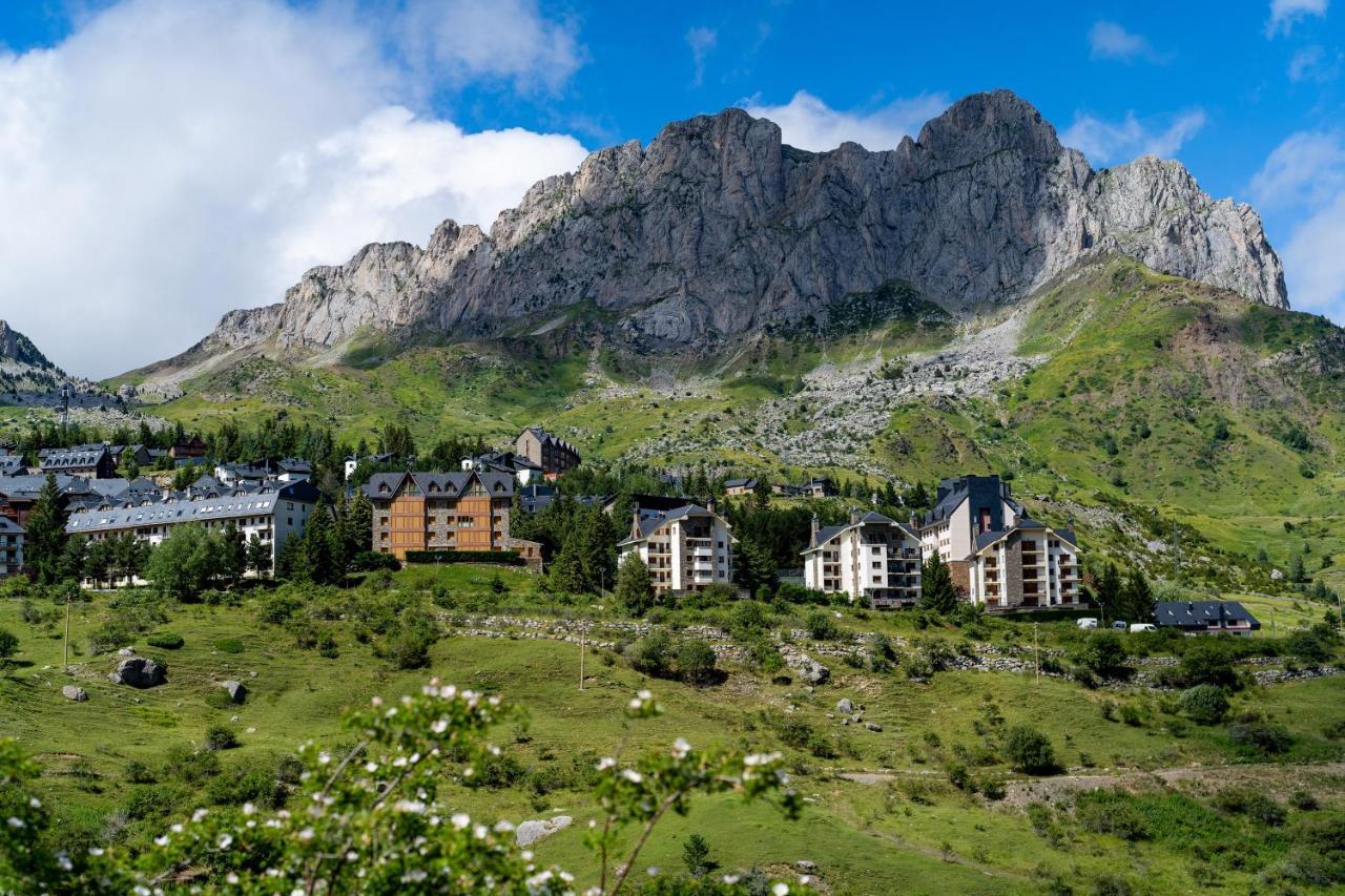 Snoe Villa De Sallent 4 ซาเยนต์ เด กาเยโก ภายนอก รูปภาพ