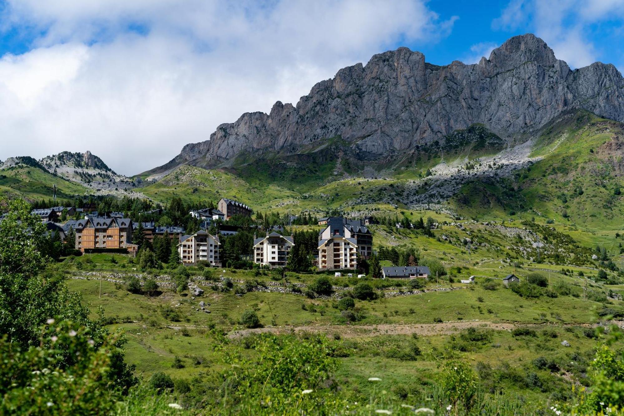 Snoe Villa De Sallent 4 ซาเยนต์ เด กาเยโก ภายนอก รูปภาพ
